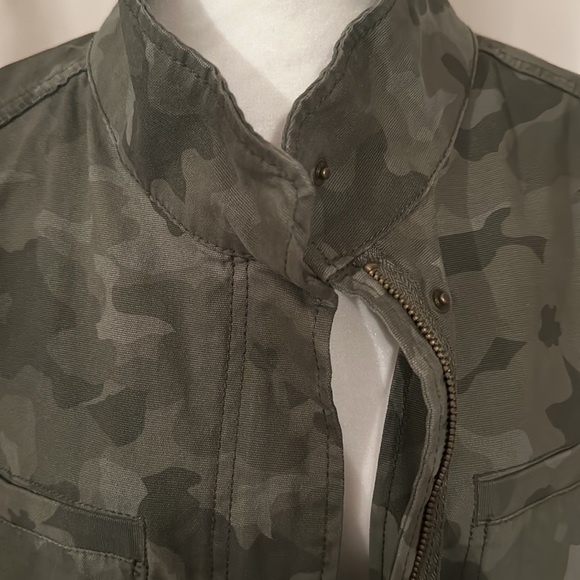 Camo Old Navy Cinched Jacket - Picture 4 of 9